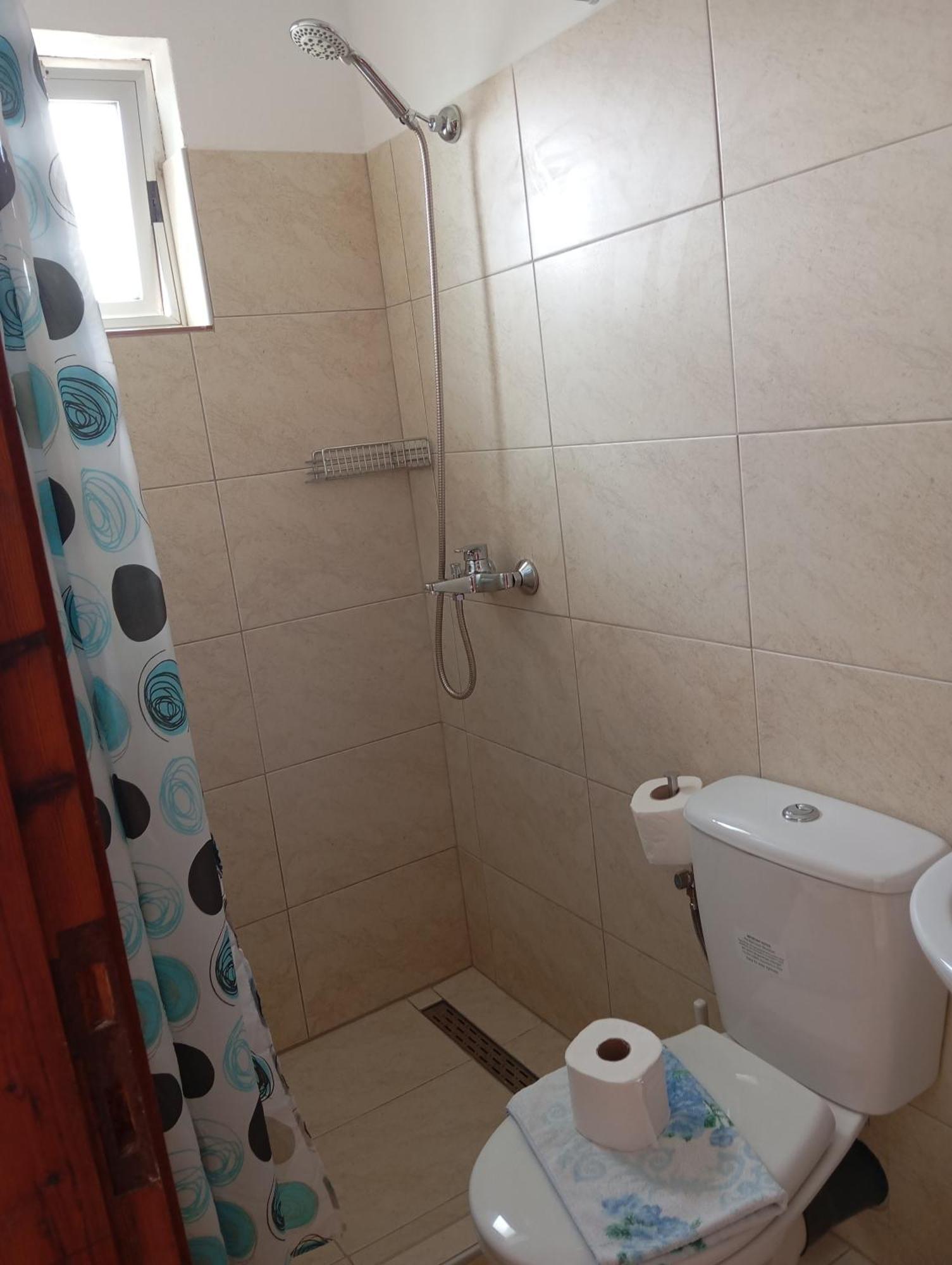 George Rooms Votsi  Екстериор снимка
