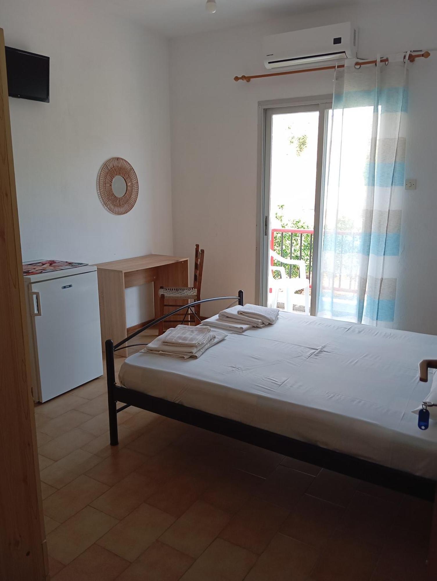George Rooms Votsi  Екстериор снимка