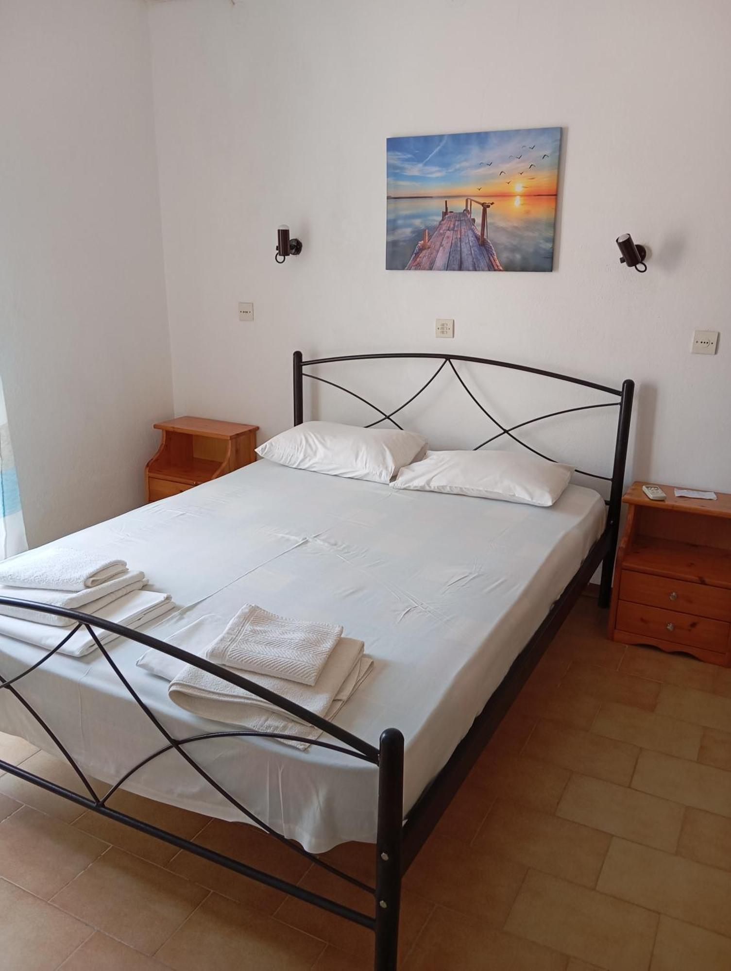 George Rooms Votsi  Екстериор снимка